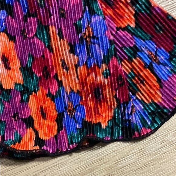 Wild Fable Floral Pleated Bell Sleeve Crop Top Hippie Flowers Size Medium - Picture 13 of 13